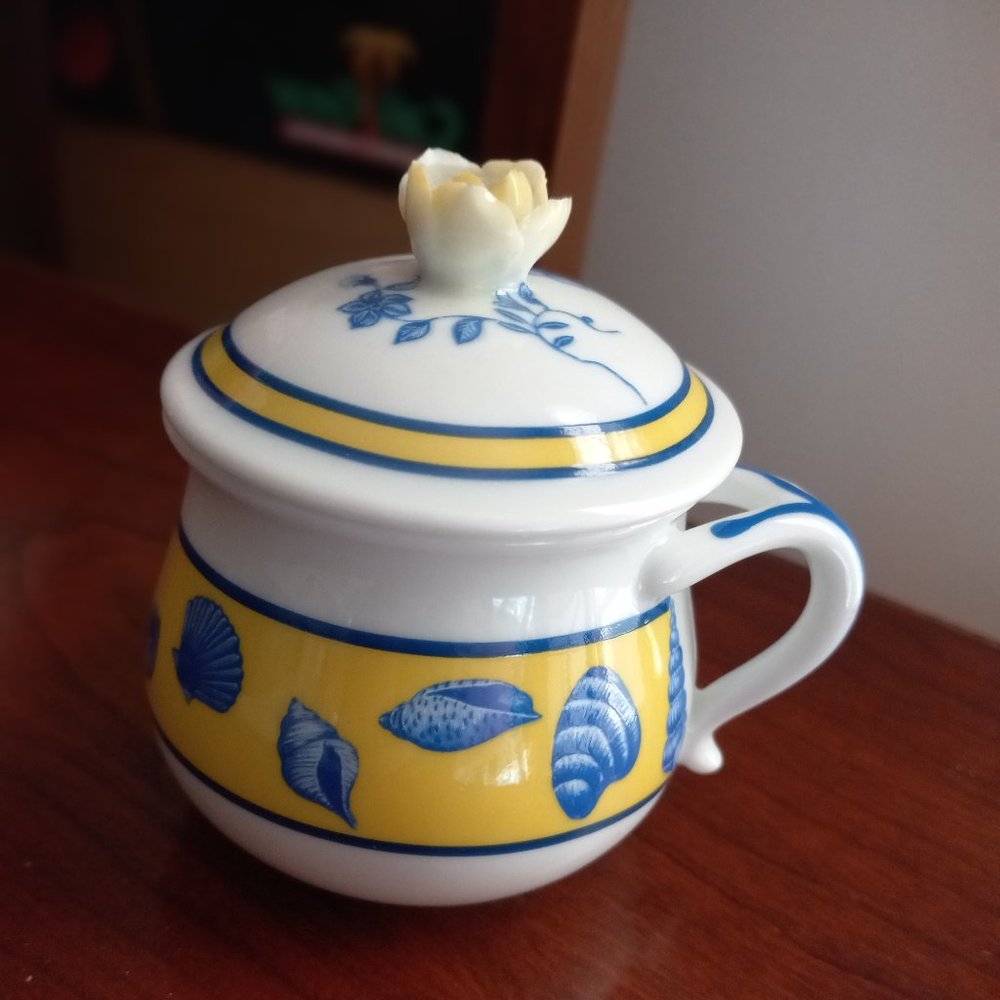 Chase Costa Azzurra Pots de Creme. Blue, Yellow & White. Lynn Chase Designs 1988